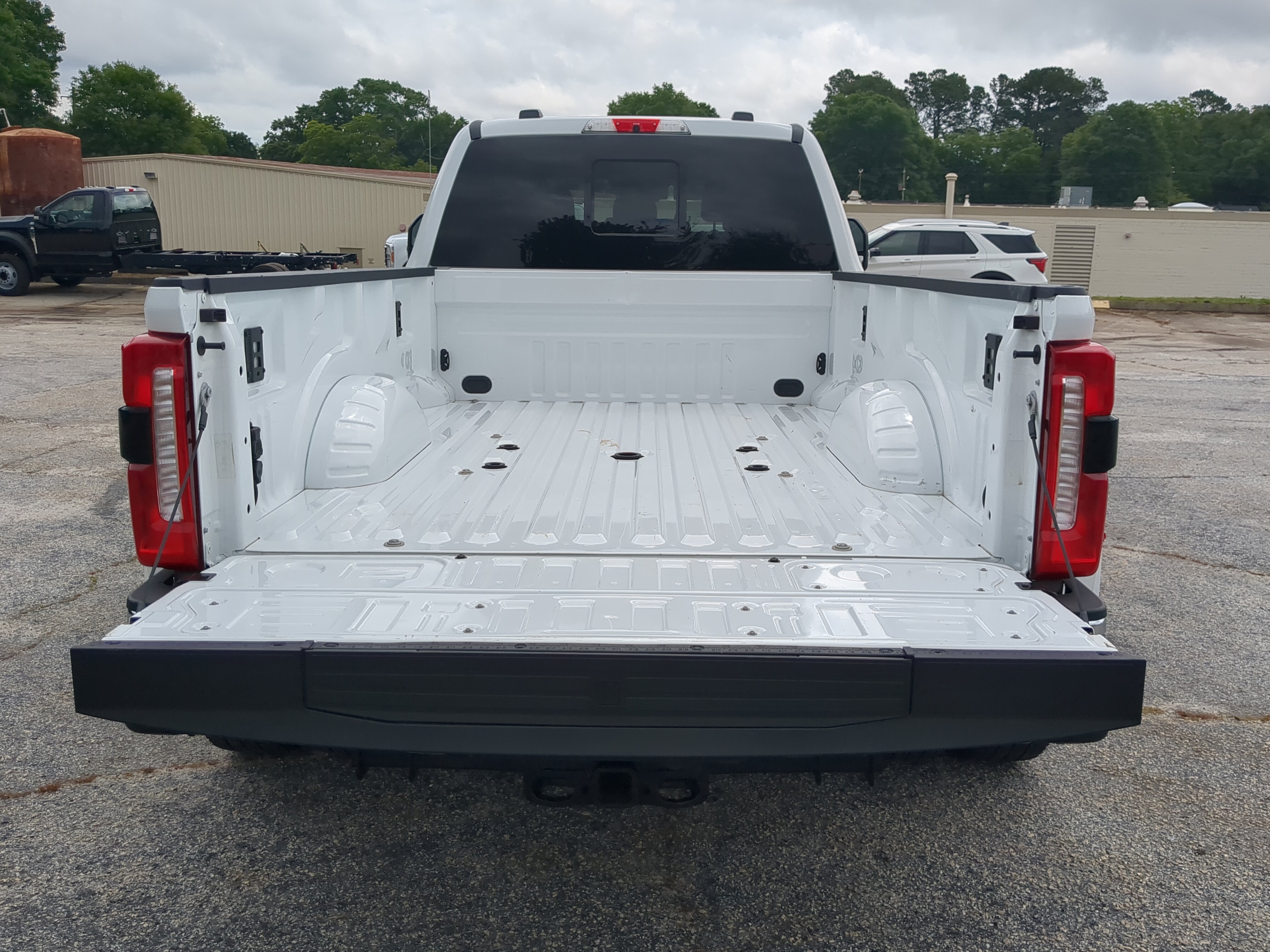 Certified 2025 Ford F350 XL w/ 360-Degree Camera Package AWD/4WD image 11