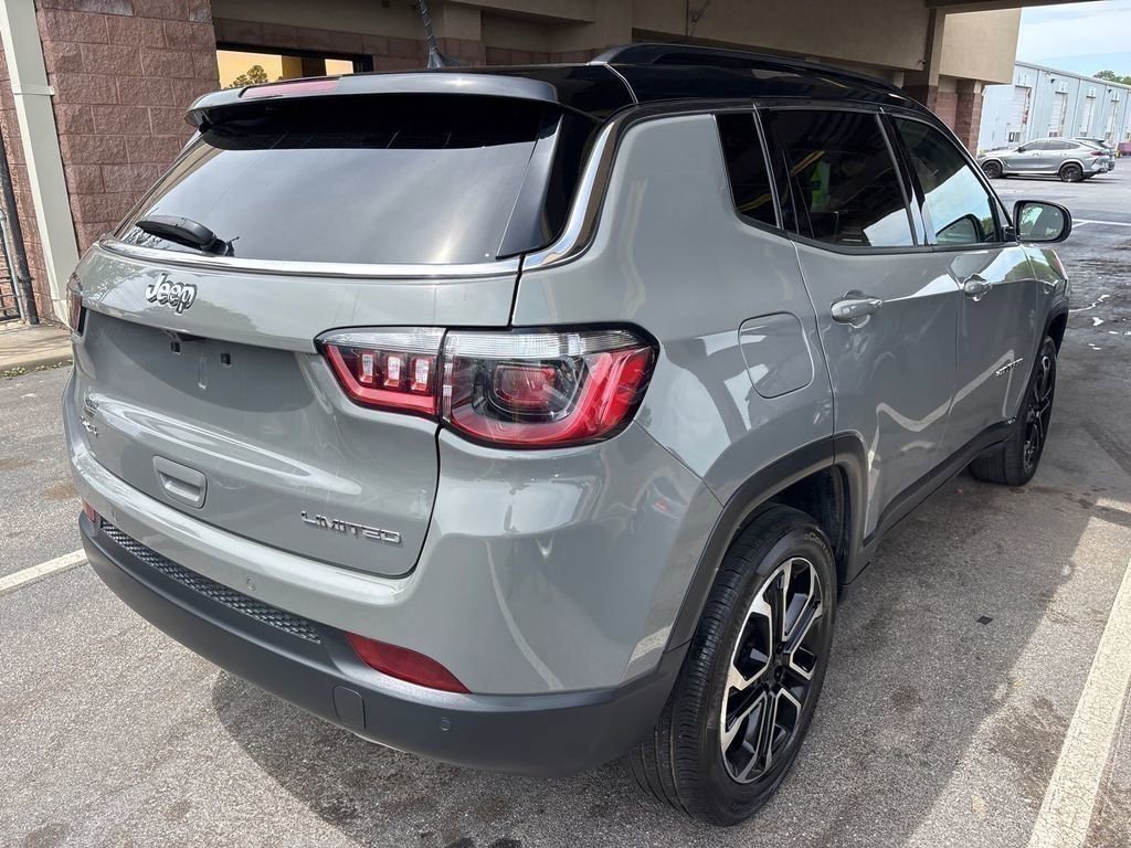Used 2023 Jeep Compass Limited AWD/4WD image 2