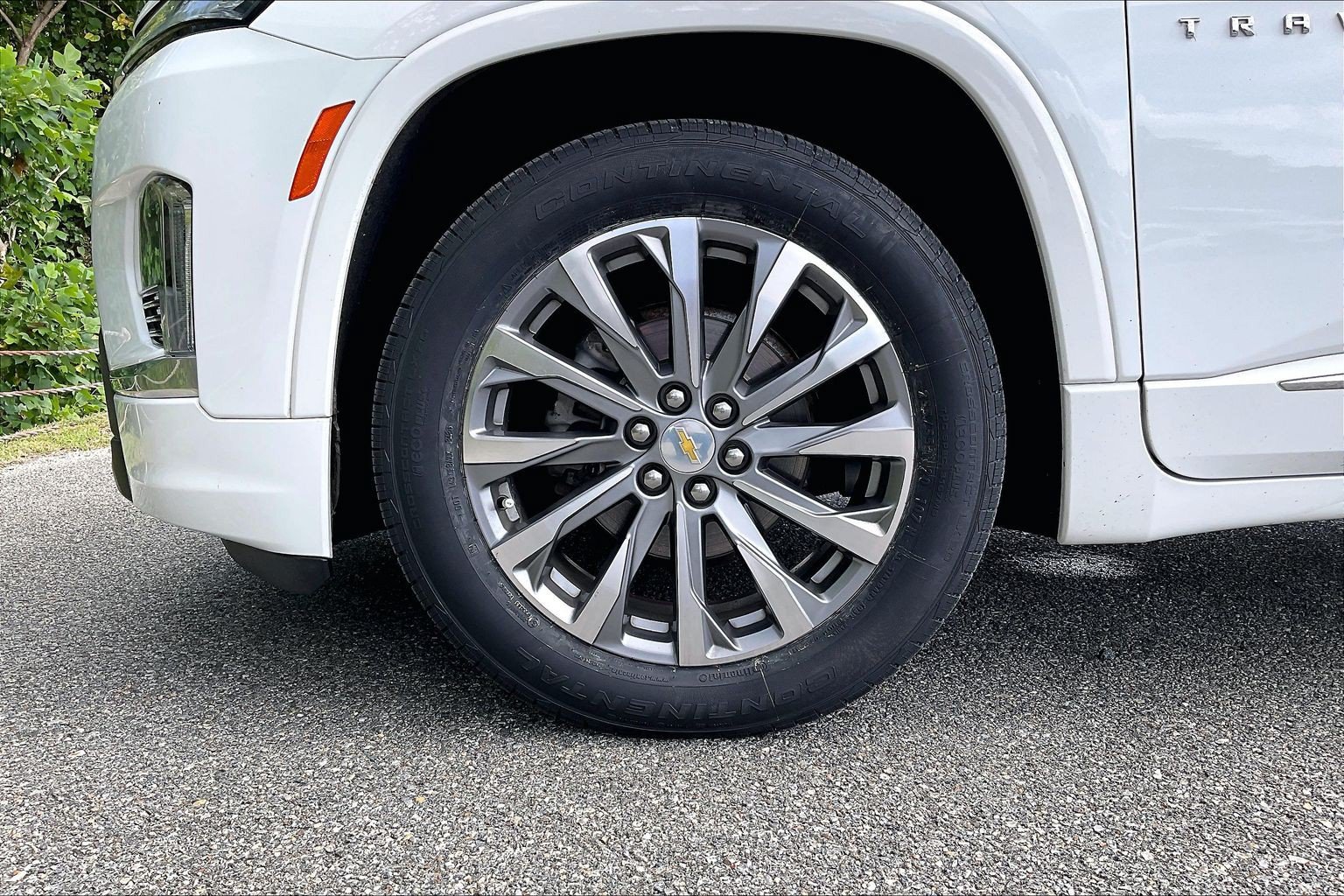 Used 2023 Chevrolet Traverse Premier AWD/4WD image 9