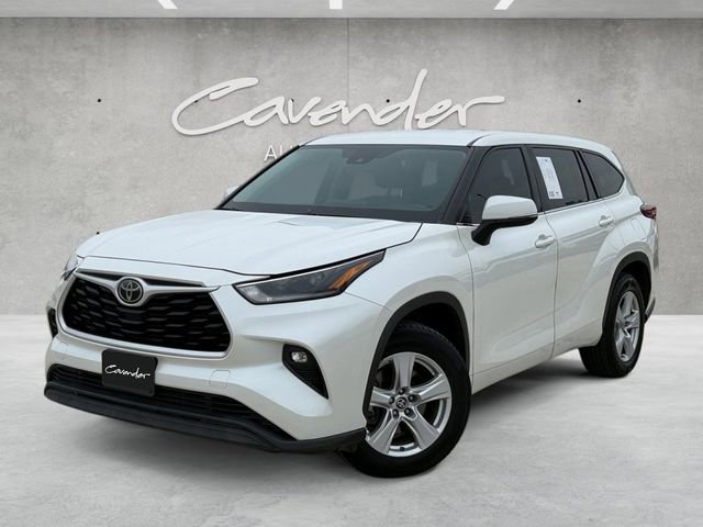 Used 2021 Toyota Highlander LE FWD image 1