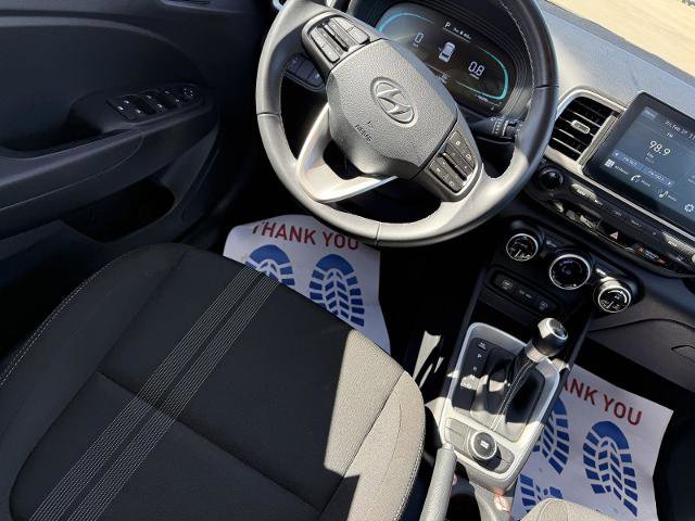Used 2025 Hyundai Venue SEL image 30