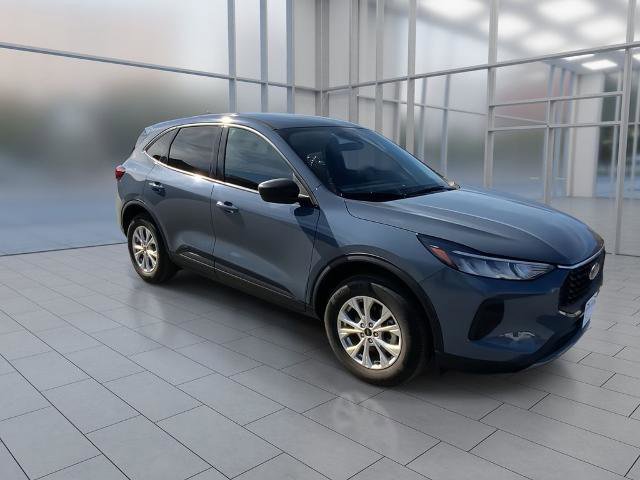 Certified 2025 Ford Escape Active AWD/4WD image 2