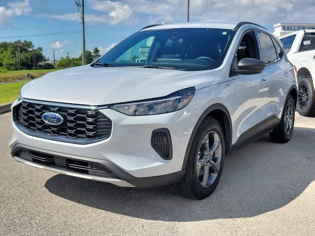 Certified 2025 Ford Escape ST-Line w/ Equipment Group 301A FWD image 3