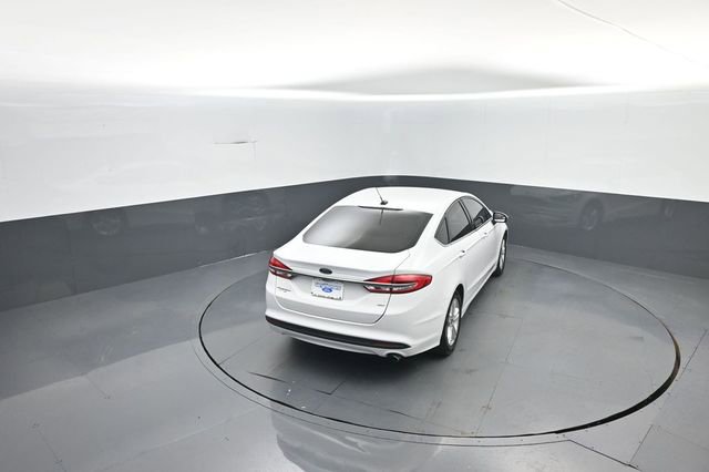 Certified 2018 Ford Fusion SE FWD image 29