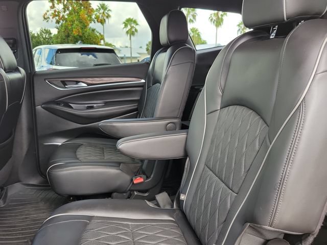 Used 2022 Buick Enclave Avenir w/ Avenir Technology Package AWD/4WD image 18