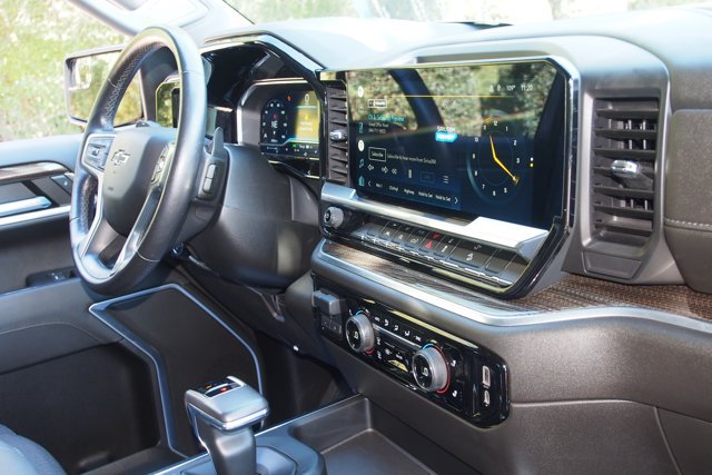 Used 2022 Chevrolet Silverado 1500 RST AWD/4WD image 11