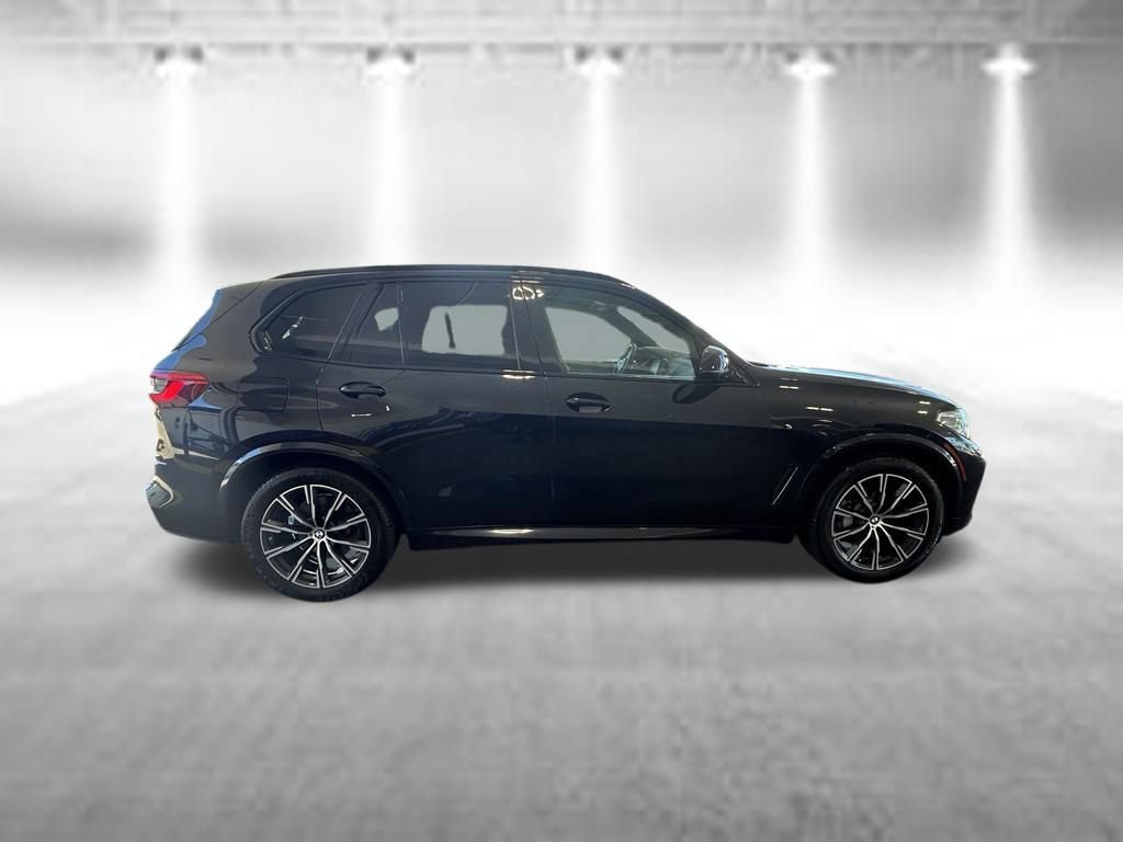 Used 2019 BMW X5 xDrive40i w/ M Sport Package AWD/4WD image 3