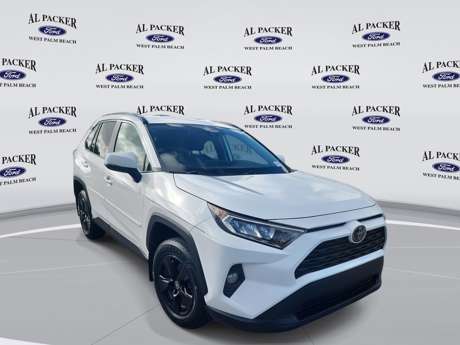 Used 2021 Toyota RAV4 XLE image 8