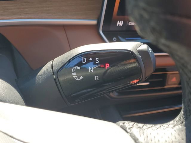 Used 2025 Volkswagen Tiguan SEL R-Line image 31