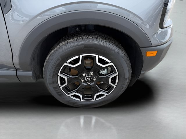 Certified 2025 Ford Bronco Sport Outer Banks w/ Outer Banks Tech Package+ AWD/4WD image 32