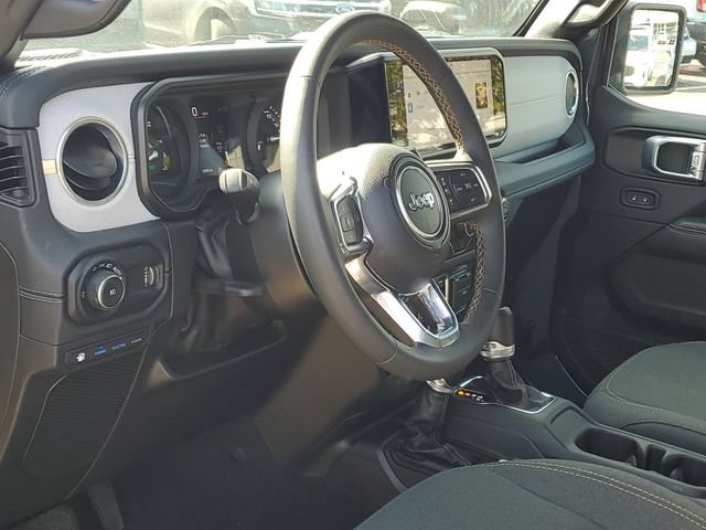 Used 2024 Jeep Wrangler Unlimited Sahara AWD/4WD image 6