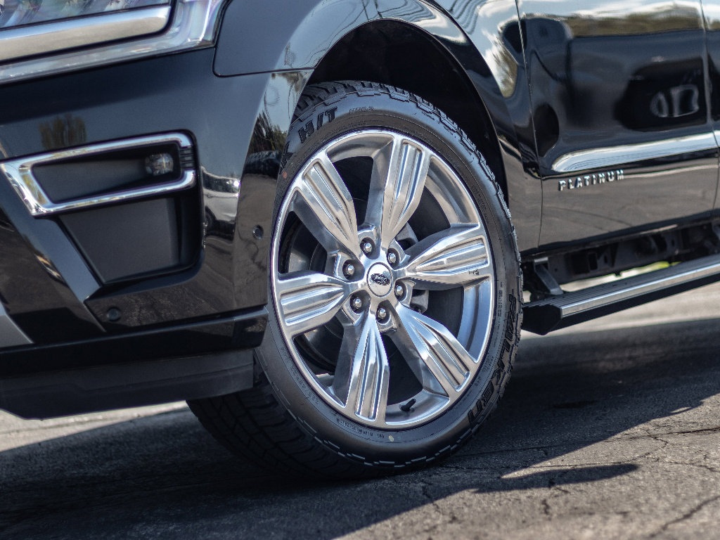 Certified 2024 Ford Expedition Platinum AWD/4WD image 3