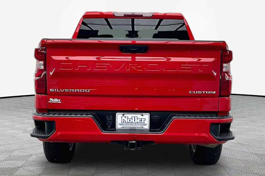 Used 2025 Chevrolet Silverado 1500 Custom AWD/4WD image 4