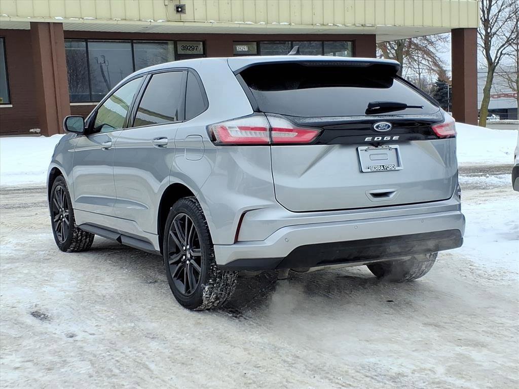 Certified 2024 Ford Edge ST-Line image 3
