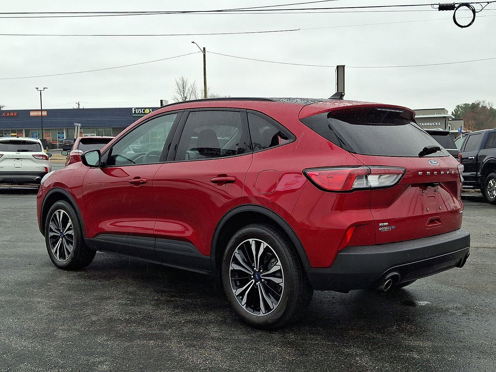 Certified 2022 Ford Escape SE w/ SE Sport Appearance Package image 4