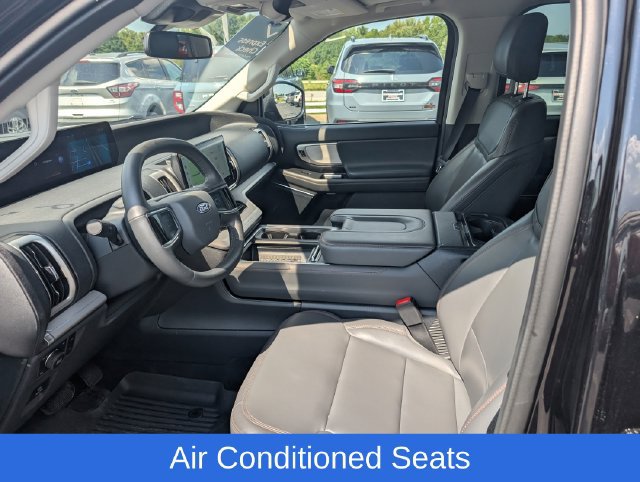Certified 2025 Ford Expedition Active AWD/4WD image 13