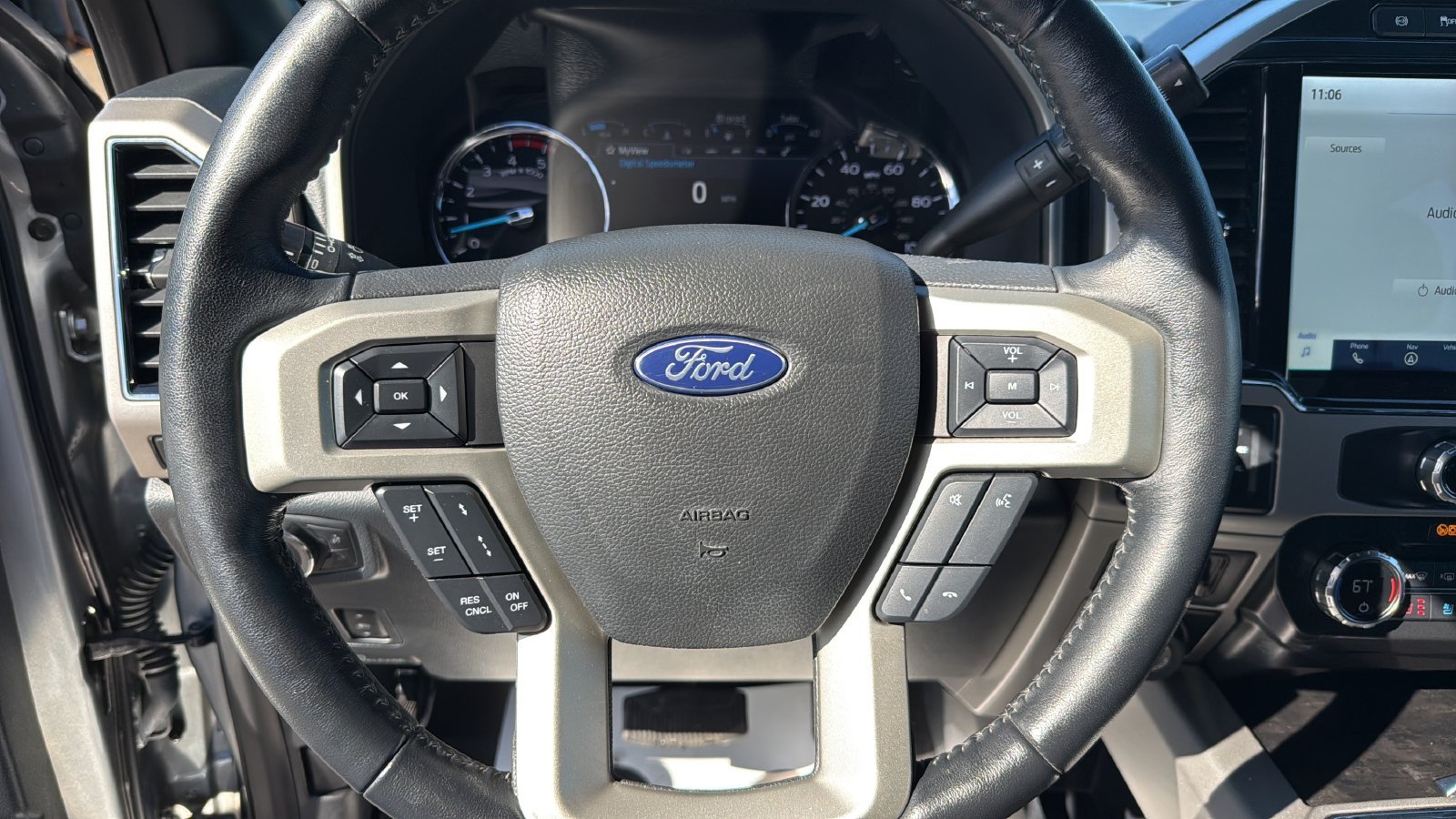 Certified 2022 Ford F350 Lariat w/ Lariat Ultimate Package AWD/4WD image 14