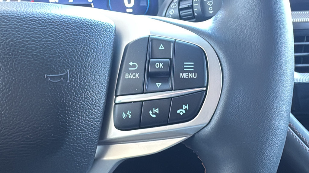 Certified 2025 Ford Explorer Active w/ Active Comfort Package RWD image 13