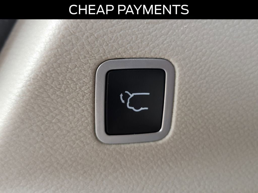 Used 2017 Chrysler Pacifica Touring-L FWD image 7