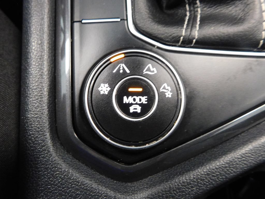 Used 2022 Volkswagen Tiguan SEL R-Line AWD/4WD image 33