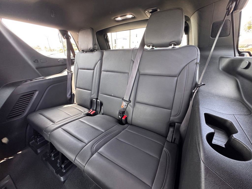 Used 2025 Chevrolet Tahoe Z71 w/ Z71 Off-Road Package AWD/4WD image 32