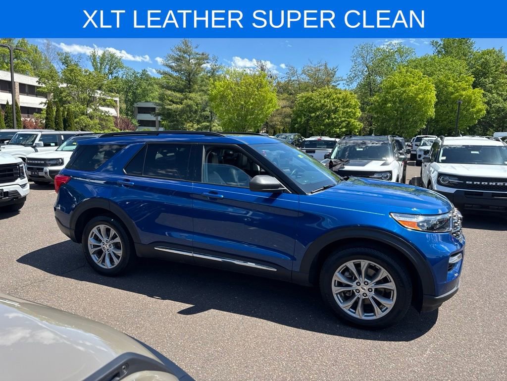 Certified 2023 Ford Explorer XLT w/ Equipment Group 202A AWD/4WD image 4