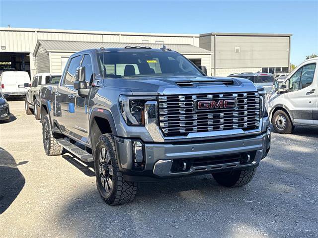 Used 2025 GMC Sierra 2500 Denali w/ Denali Reserve Package AWD/4WD image 3
