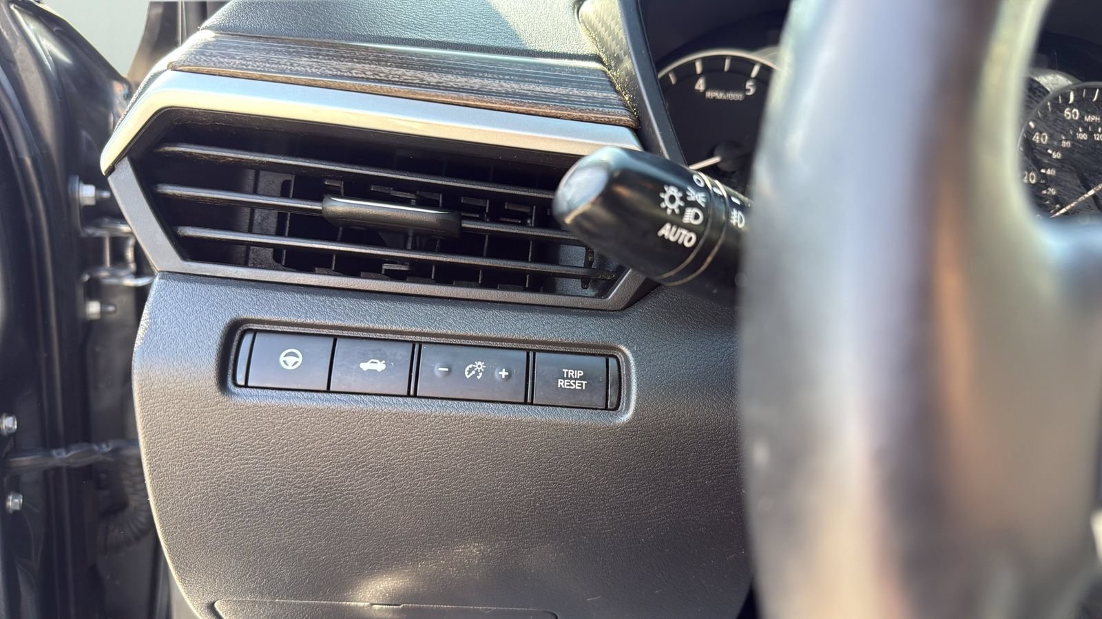 Used 2022 Nissan Altima 2.5 SL FWD image 15