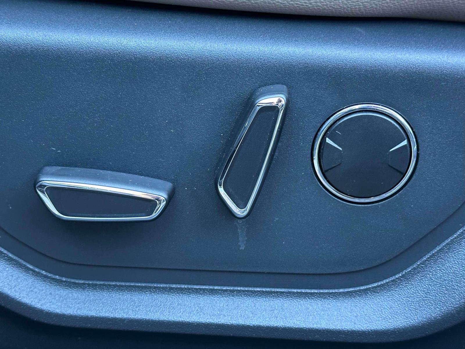 Certified 2024 Ford Expedition Max Limited image 17