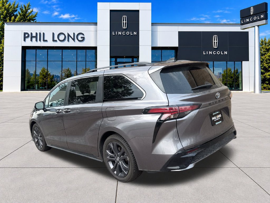 Used 2022 Toyota Sienna XSE w/ XSE Plus Package FWD image 6