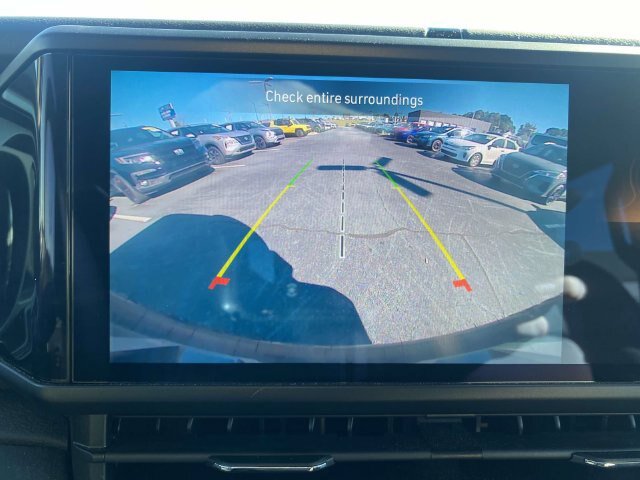 Used 2025 Jeep Wrangler Unlimited Sahara w/ Safety Group AWD/4WD image 25