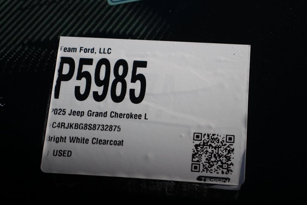 Used 2025 Jeep Grand Cherokee L Limited AWD/4WD image 31