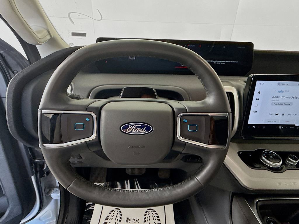 Certified 2025 Ford Expedition Active AWD/4WD image 17