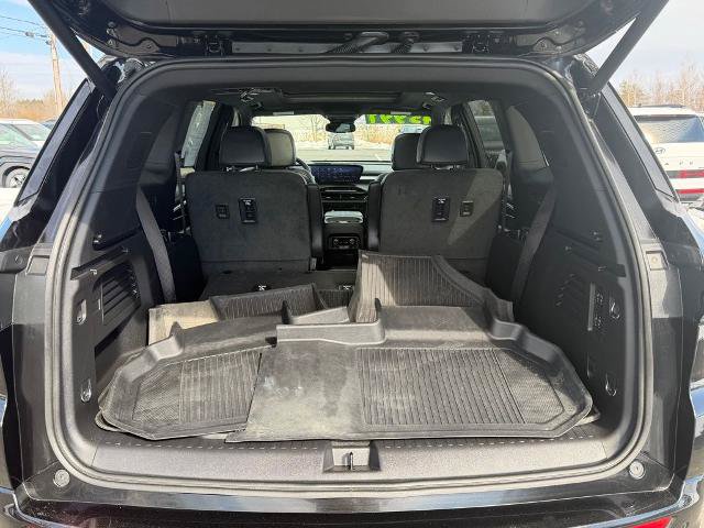 Used 2025 Buick Enclave Avenir AWD/4WD image 22