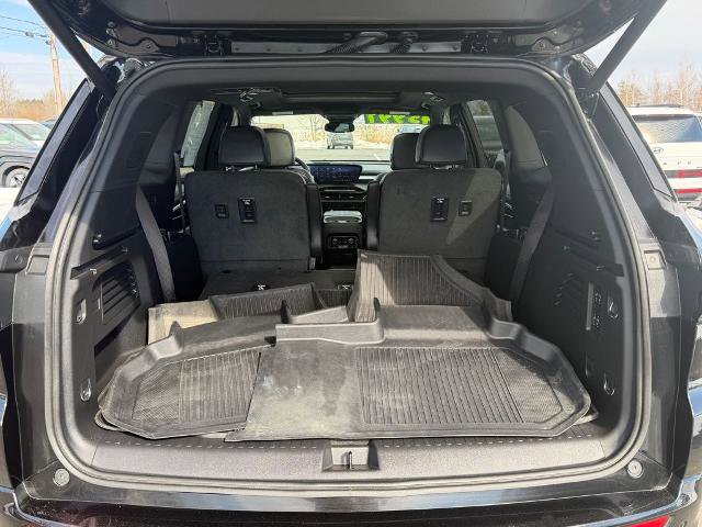 Used 2025 Buick Enclave Avenir AWD/4WD image 22