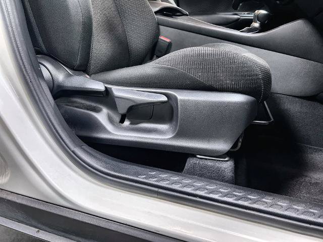 Used 2019 Toyota C-HR LE FWD image 26