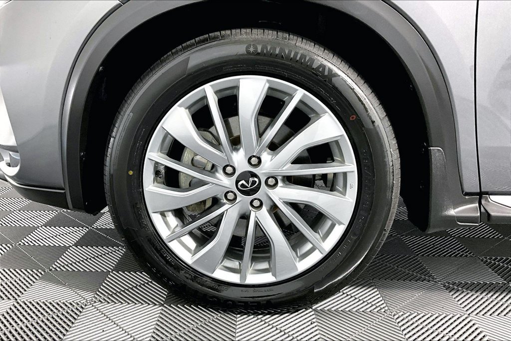 Used 2023 INFINITI QX50 Luxe w/ Cargo Package FWD image 8