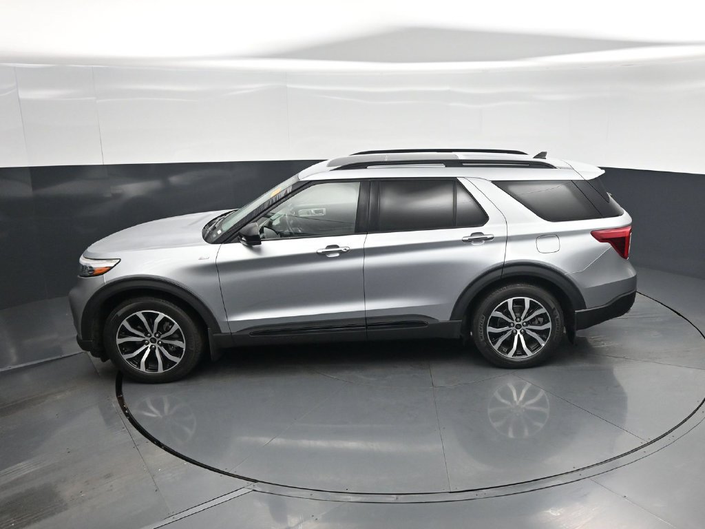 Certified 2023 Ford Explorer ST-Line w/ Class IV Trailer Tow Package RWD image 44