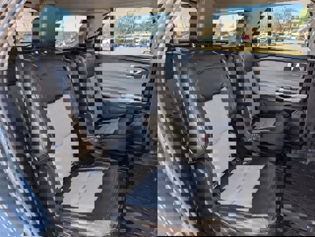 Certified 2022 Ford Explorer XLT w/ Equipment Group 202A image 27