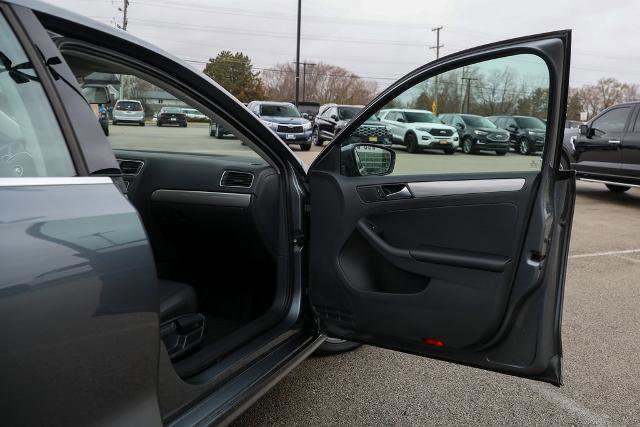 Used 2017 Volkswagen Jetta SE image 23