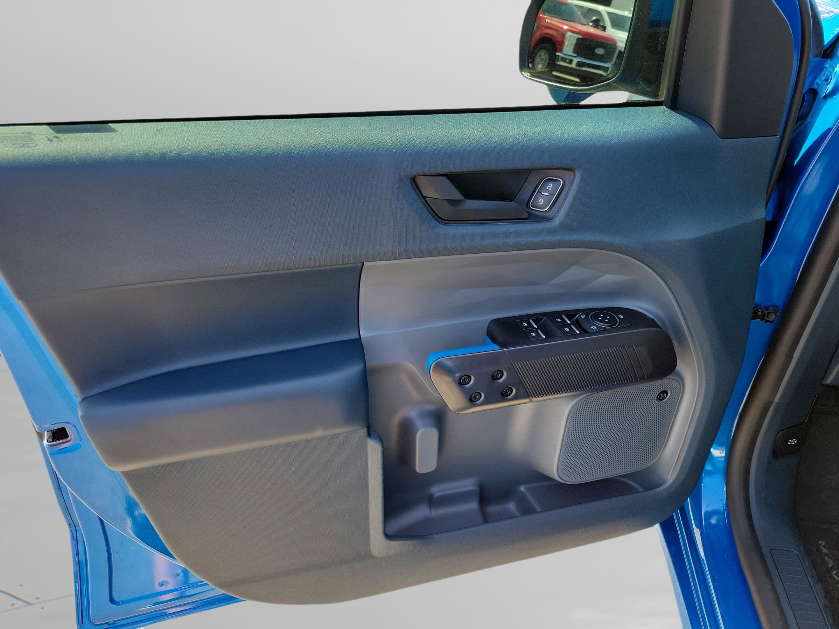 Certified 2025 Ford Maverick Lobo image 30