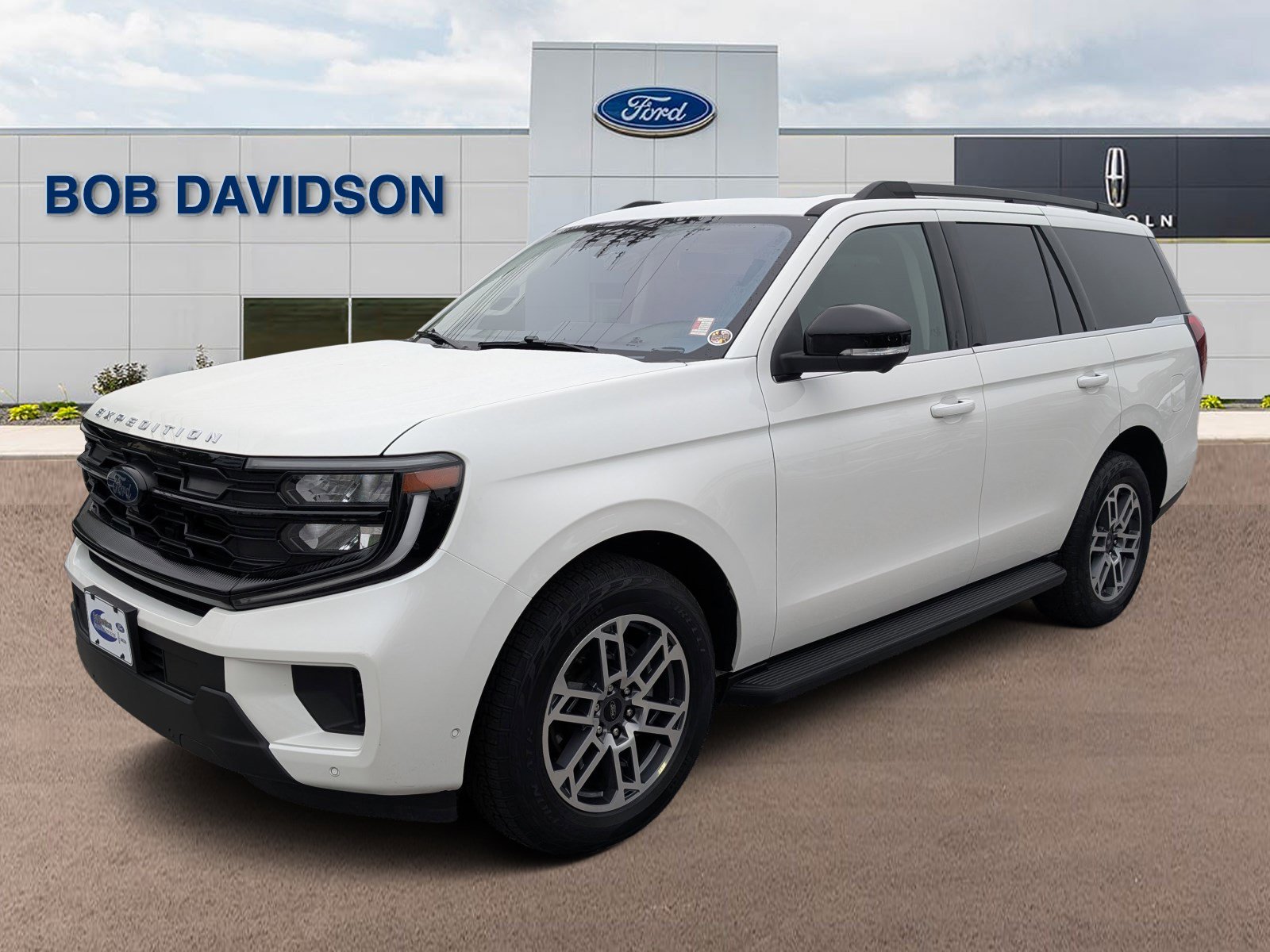 Certified 2025 Ford Expedition Active AWD/4WD image 1
