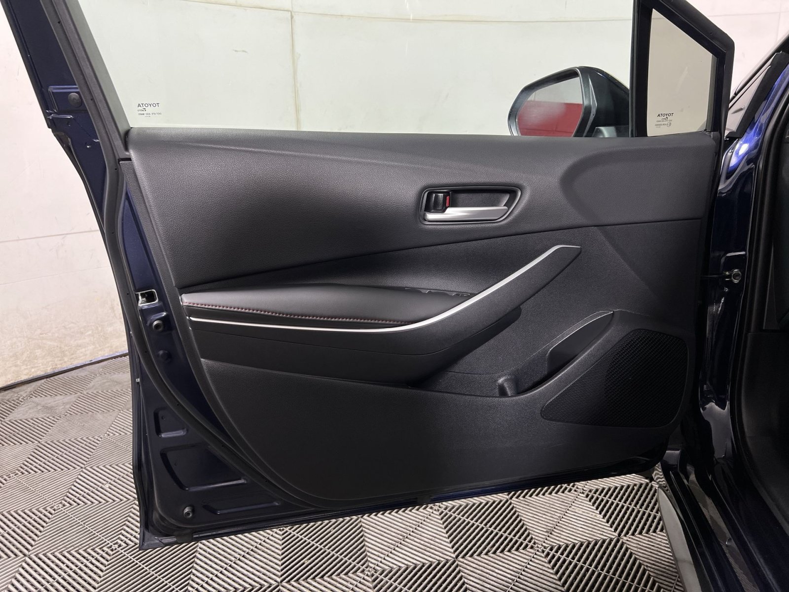 Used 2024 Toyota Corolla SE FWD image 14