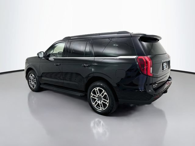Certified 2025 Ford Expedition Active AWD/4WD image 5