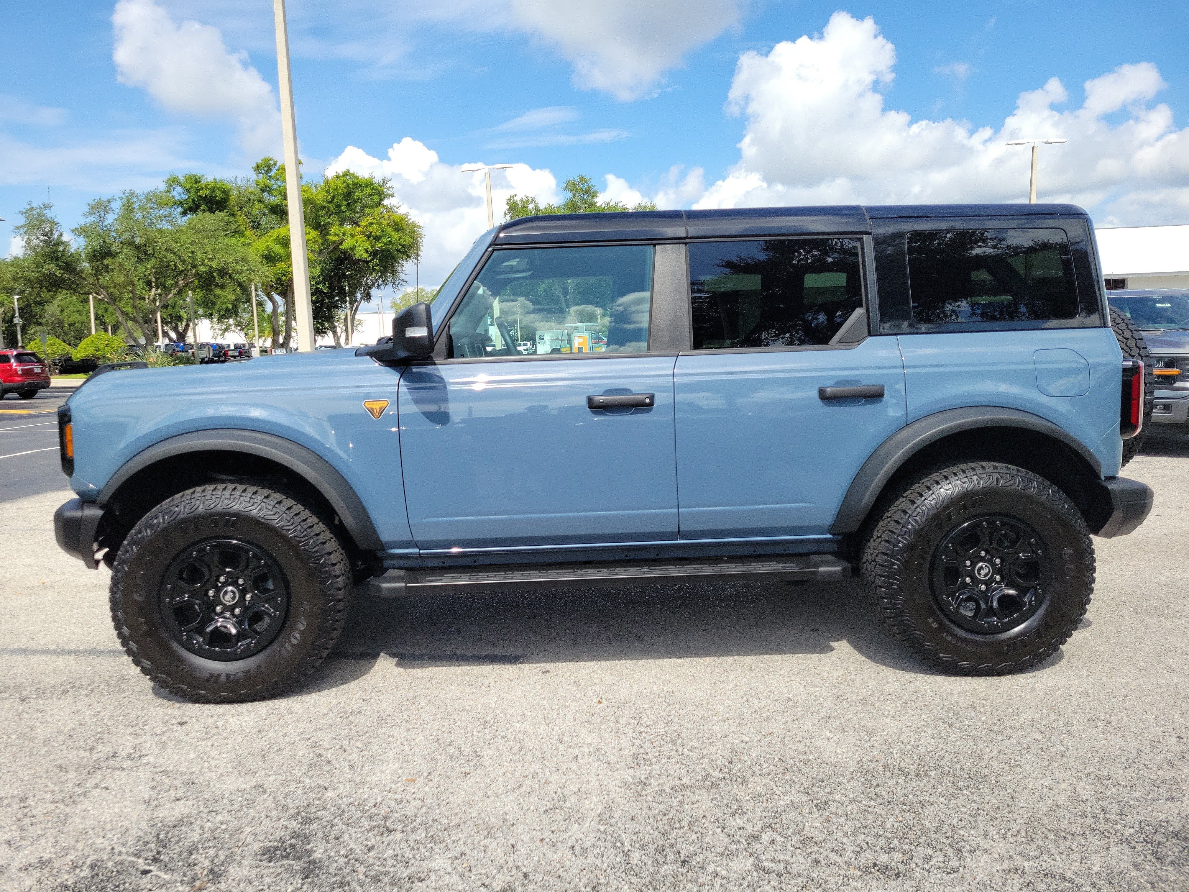 Certified 2025 Ford Bronco Badlands AWD/4WD image 6
