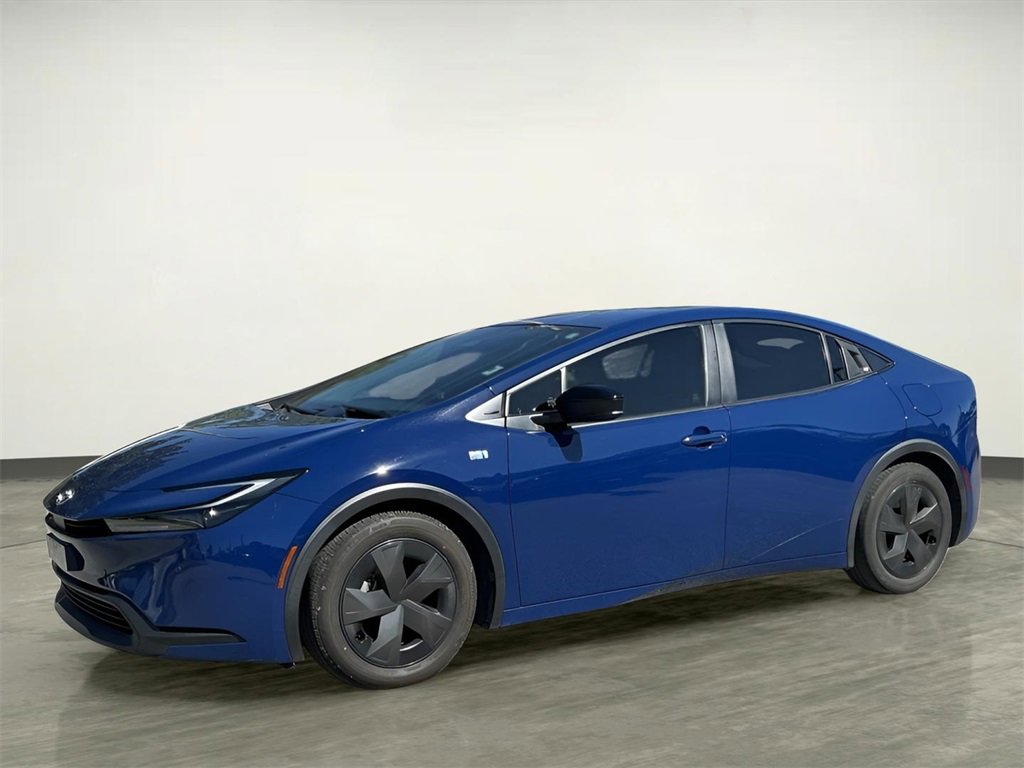 Used 2023 Toyota Prius LE image 2