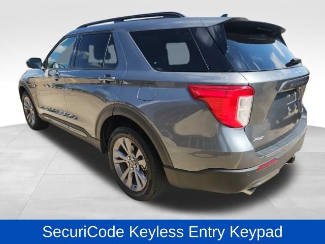 Certified 2023 Ford Explorer XLT w/ Equipment Group 202A image 3