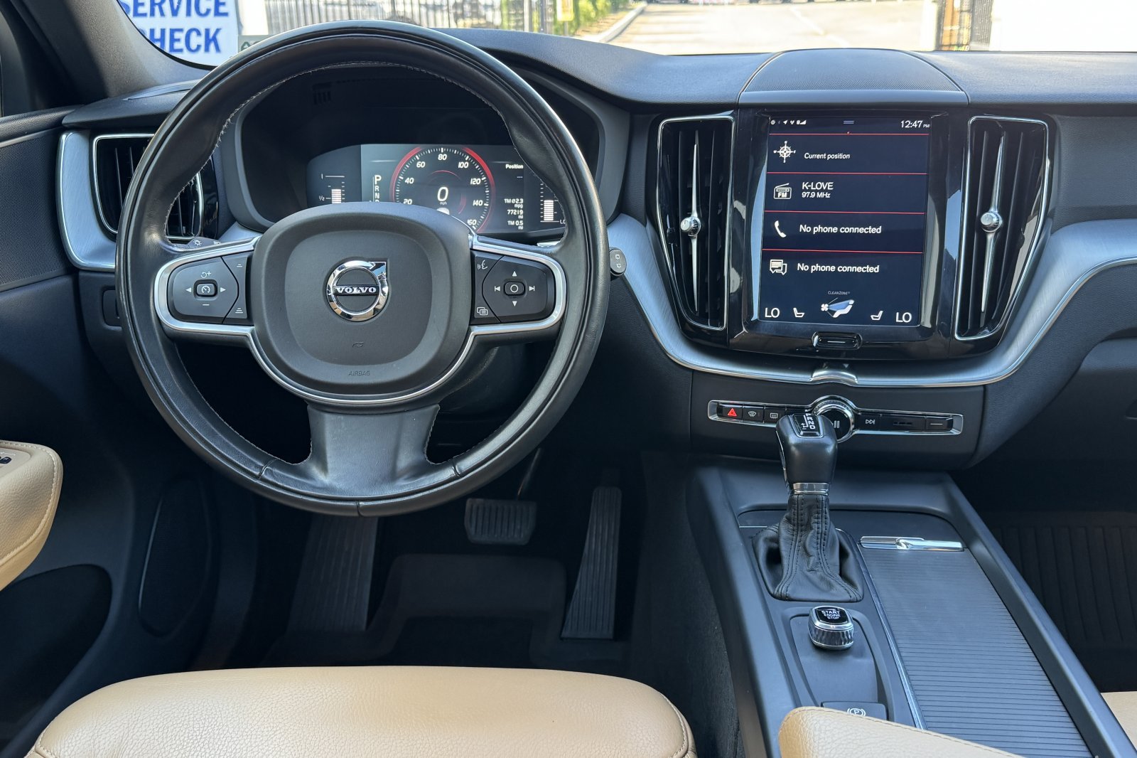 Used 2018 Volvo XC60 T6 Momentum w/ Vision Package AWD/4WD image 14
