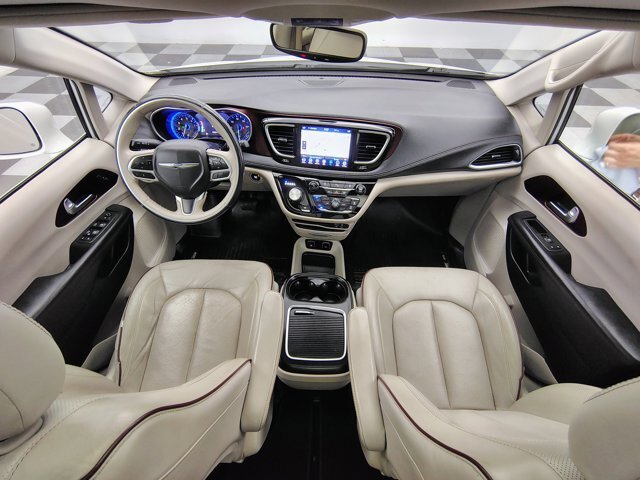 Used 2020 Chrysler Pacifica Limited FWD image 32
