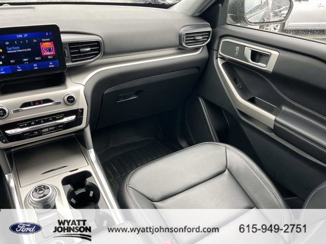 Certified 2022 Ford Explorer XLT w/ Equipment Group 202A image 13